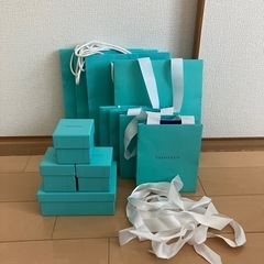 ブランド紙袋、空箱、リボンセットの画像