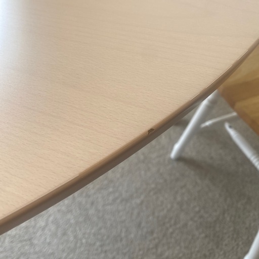 【美品】 丸型ダイニングテーブル（直径120cm）
【価格相談可】