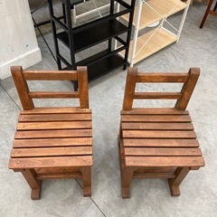 【kj138】木製 ミニベンチ チェア 天然木 端材 ハンドメイド ガーデン家具 庭 玄関 オールド　検)一人暮らし　ファミリー　冷蔵庫　洗濯機　オフィス　事務　テーブル　ラック　収納　家具　ソファ ダイニング 食器棚 キッチンの画像