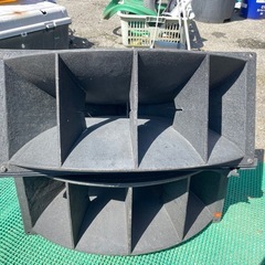 大きいスピーカー　二つ