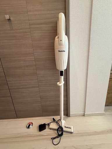 マキタ　掃除機　アイボリー