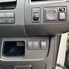 平成26年式 日産 セレナ ハイウェイスターVセレクション大人気☆日産 セレナハイウェイスターVセレクション☆Bluetooth対応SDナビ付き☆走行中DVD見れます☆バックカメラ付き☆ETC付き☆便利な両側電動スライドドア付き☆運転ラクラククルーズコントロール搭載☆日産純正アルミ装着☆車内広々三列シート‼️ の画像