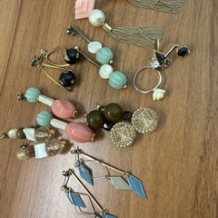 綺麗め、大ぶり、夏用ピアスいっぱいの画像