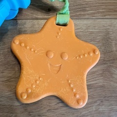 【値下げしました！】ファインディング・ニモ ジャンパー ベビーザらス限定の画像