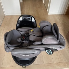 アップリカ　フラディアグロウ　ISOFIX 　