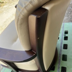 ニトリ　回転式肘掛け付ダイニングチェア②の画像