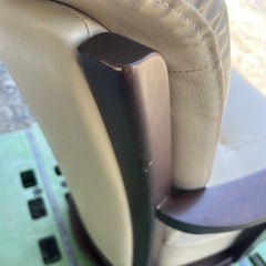 ニトリ　回転式肘掛け付ダイニングチェア②の画像