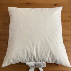 IKEA イケア クッション スヴァルトポッペル フィェドラール オフホワイト ぽこぽこ ポコポコ お洒落の画像