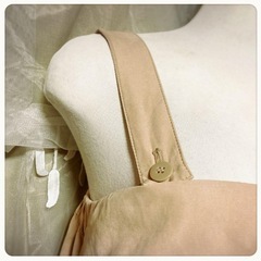 ꒰Heather꒱ダブルボタン サロペット スカート ベージュ ワンピースの画像
