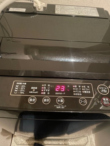 2022年製ヤマダセレクト 洗濯機 YWM-T45H1 4.5kg ブラック黒