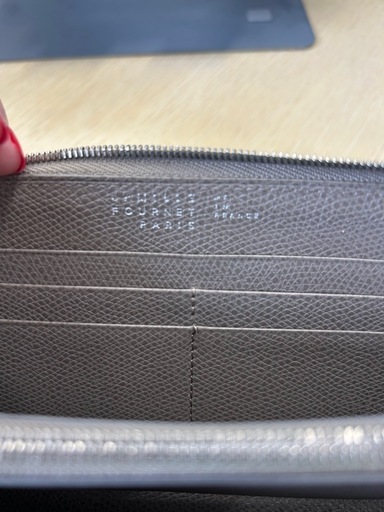 カミーユフォルネ長財布
