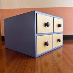 小物入れ棚の画像