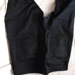 黒パンツの画像
