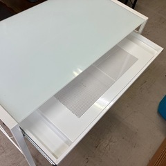 W2504-622 ニトリ ガラスPCデスク クールL  キズ汚れ有りの画像
