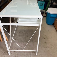 W2504-622 ニトリ ガラスPCデスク クールL  キズ汚れ有りの画像