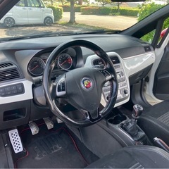 車検込！左ハンドル & 6速マニュアル！！ アバルト　グランデプント　ホワイト　　ディーラー車　中古車　加速走行性　◎　長崎　諫早　島原　南島原　大村の画像