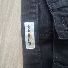 abathing ape®のジーンズの画像