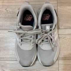 【美品】ニューバランススニーカー25cmの画像