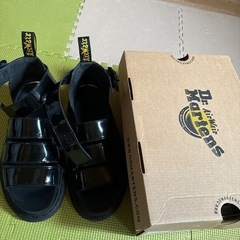 Dr.Martensサンダルの画像
