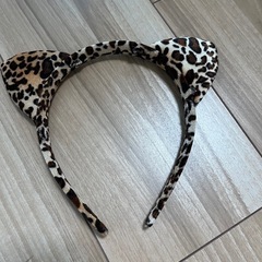 ヒョウ柄猫耳カチューシャ