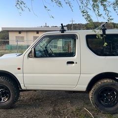 jb23 MT車リフトアップ 車体の画像