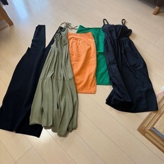 Sサイズ　ワンピース、スカートまとめて