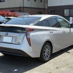 H29年式　プリウス　Sセーフティセンス　純正9インチナビ　車検：令和8年6月の画像