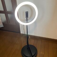 スマホスタンド　LEDライト付きの画像