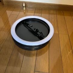 スマホスタンド　LEDライト付きの画像