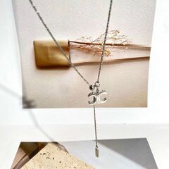 LENNON LEE] シルバー鈦鋼アルファベット ワンポイント ハワイアンジュエリー ネックレス レディース (イニシャル A長さは調節可能で、誕生日、お祝い、記念日、クリスマスなどの行事に最適です。の画像
