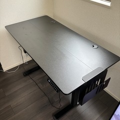 昇降デスクの画像