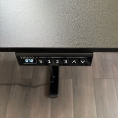 昇降デスクの画像
