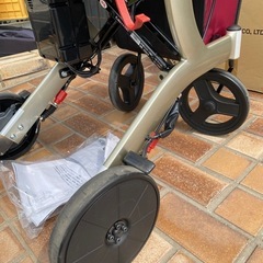安寿の歩行者リトルターン(電動アシスト付)の画像
