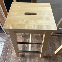 IKEA ニルソッレ　カウンターチェア2脚の画像