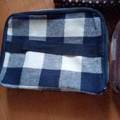 小物入れお弁当などの画像