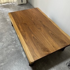 テーブル