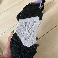 スニーカー　
16センチの画像