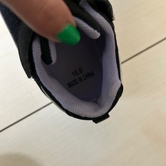 スニーカー　
16センチの画像