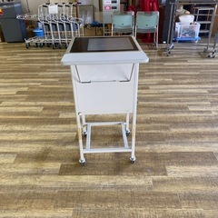 KAWAJUN製チェックテーブルの画像