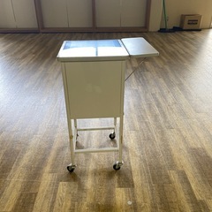 KAWAJUN製チェックテーブルの画像