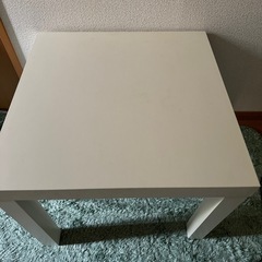 IKEAテーブル