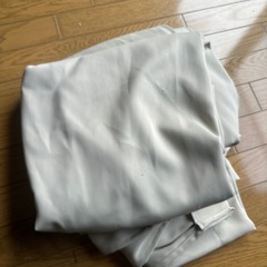 汚れあり　遮光カーテン