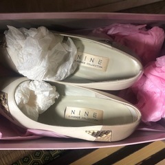 DIANAブランドの靴パンプス未使用22センチの画像
