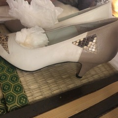 DIANAブランドの靴パンプス未使用22センチの画像