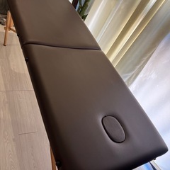 施術ベッド　折りたたみ可能　
3000円　