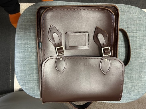 Zatchelsの革製リュック