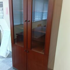 ★破棄期限近づき・値下げ★【書棚・木製キャビネット】ガラス扉付き...