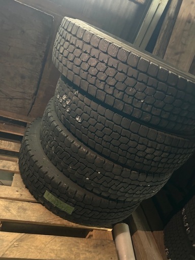 トラック用 タイヤ