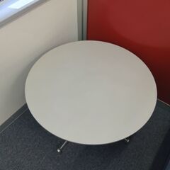 ★破棄期限近づき・大幅値下げ★【コクヨ[KOKUYO] 丸テーブル・白】 ローテーブル 円形 幅750mm 高さ450mm 会議 打ち合わせ カフェ風 シンプル オフィス家具 東五反田の画像