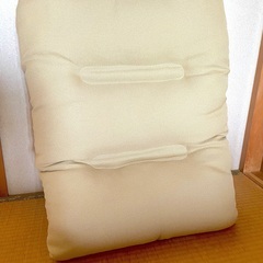 大型座布団代わりに　＊マッサージ器の背もたれ部分